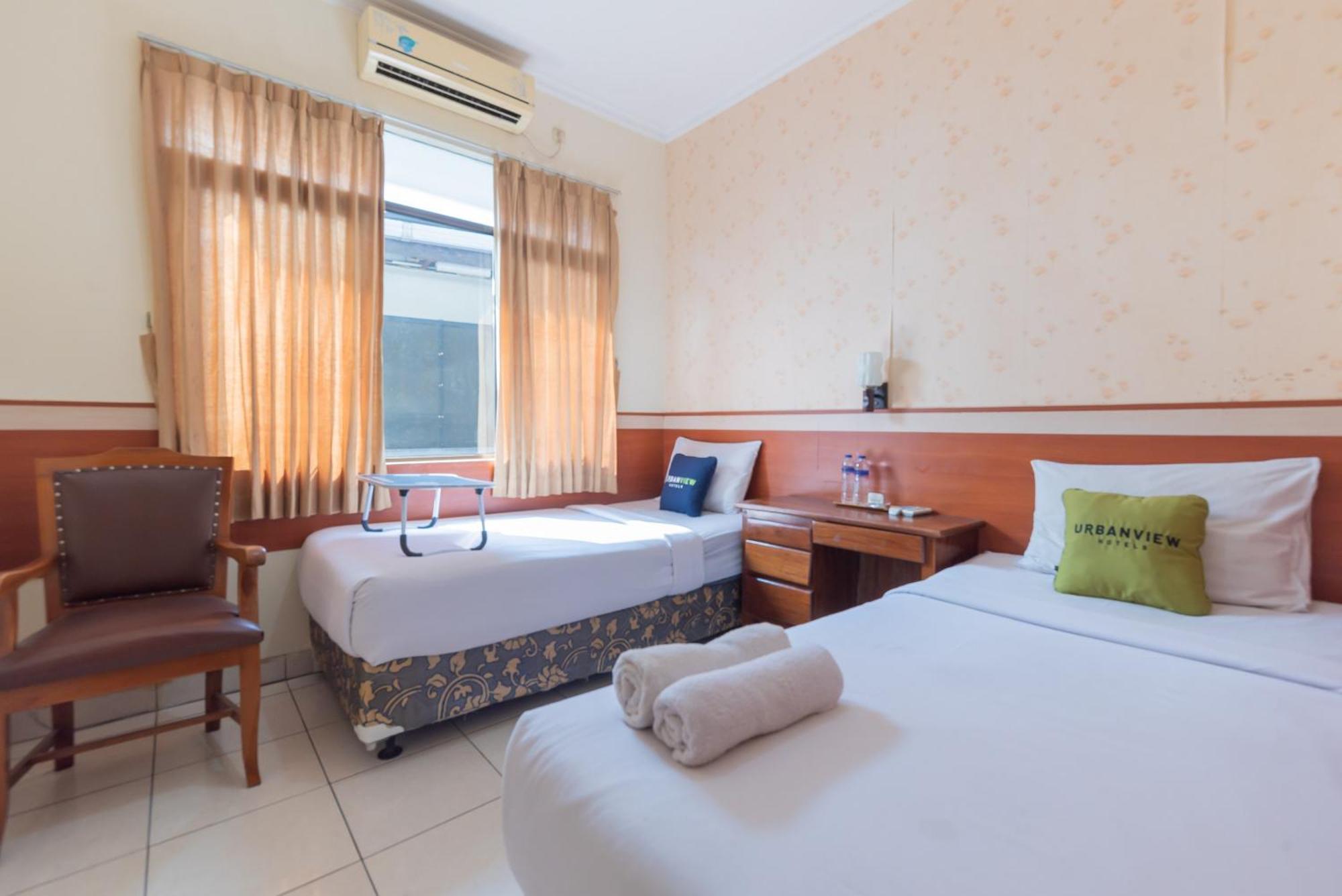 Urbanview Hotel Sakura Bandung Exterior photo