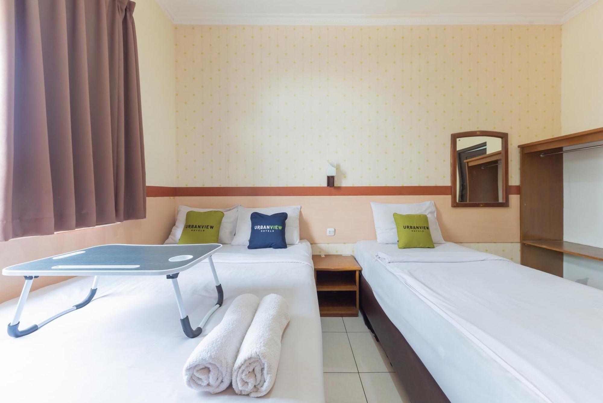 Urbanview Hotel Sakura Bandung Exterior photo