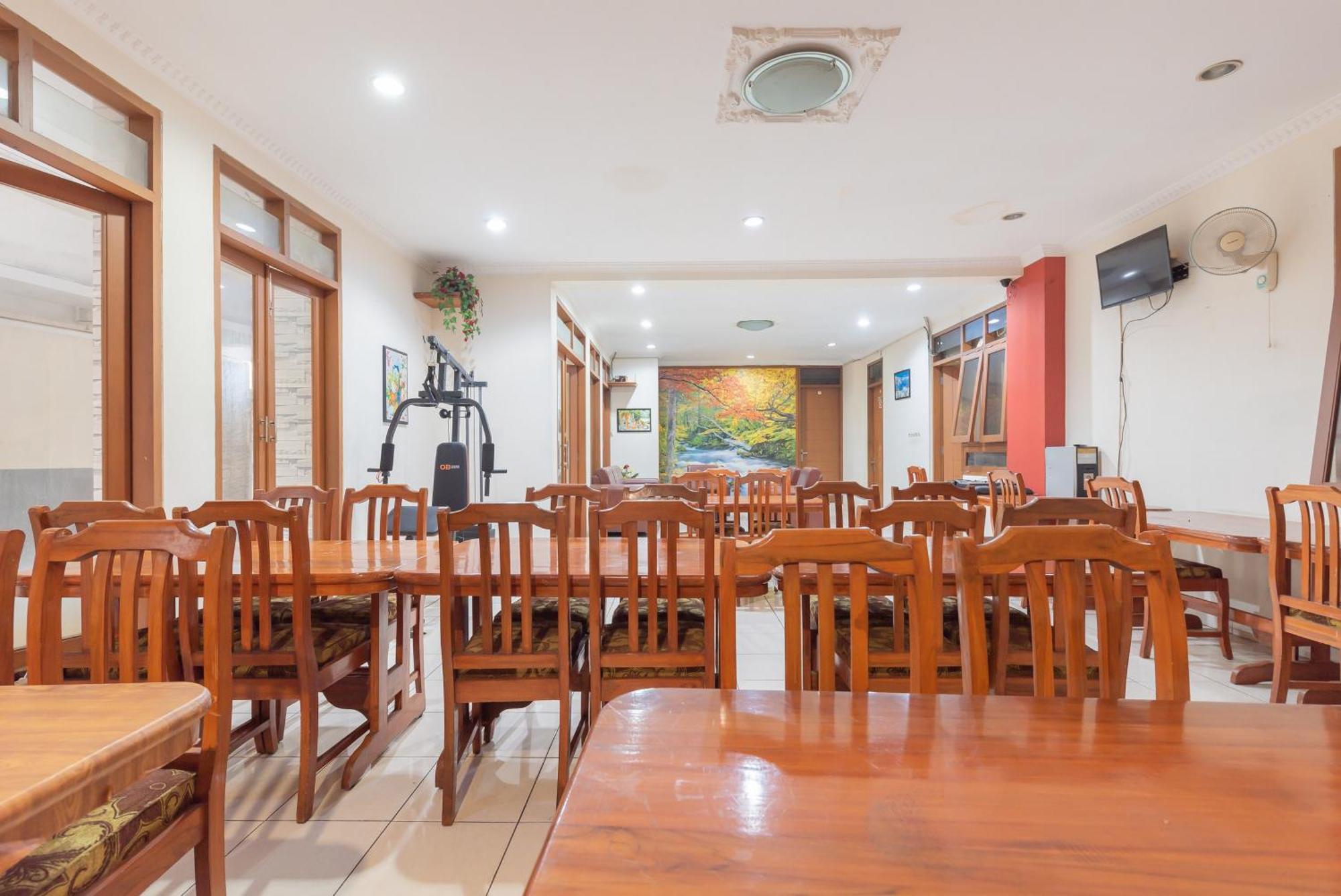 Urbanview Hotel Sakura Bandung Exterior photo